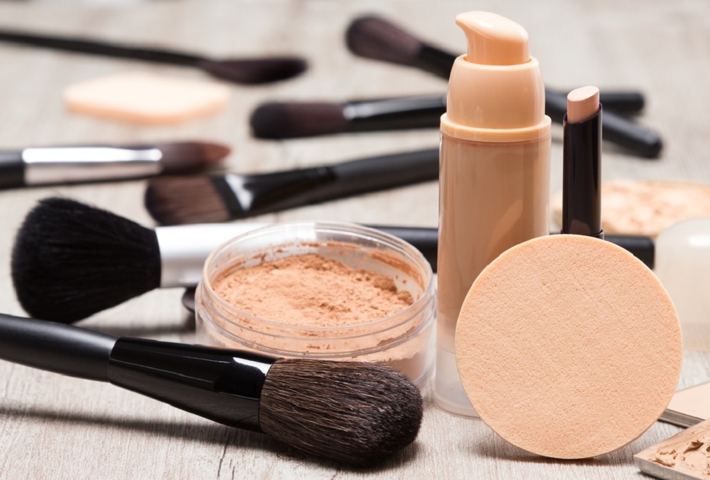 Top 5 Best Drugstore Makeup for Acne – Safe for Your Skin